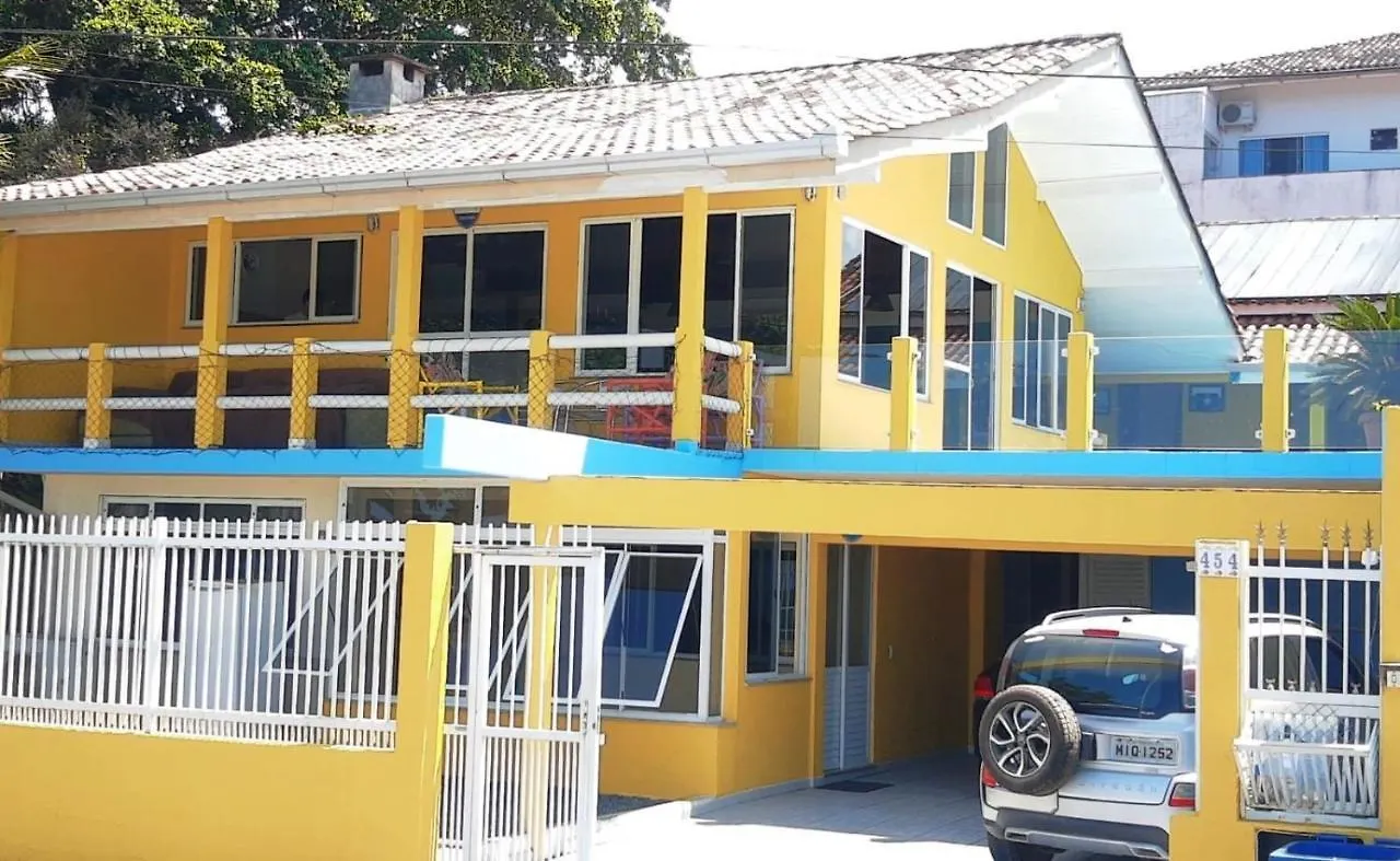 Quarto em Acomodações Particulares Mansão Ouro Verde Vlc Frente para o Mar com Piscina Piçarras