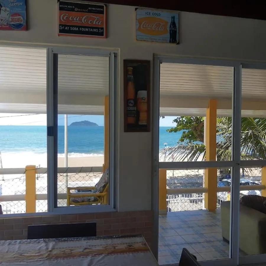 Quarto em Acomodações Particulares Mansão Ouro Verde Vlc Frente para o Mar com Piscina Piçarras Brasil